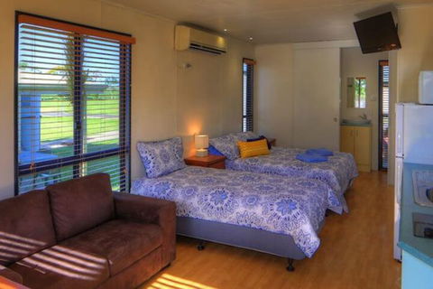 August Moon Caravan Park - Mackay Tourism 7