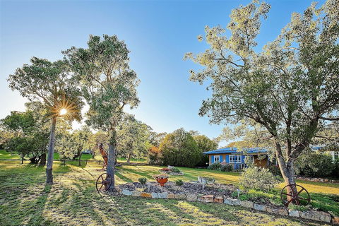 A Stanthorpe Getaway - Mackay Tourism 0