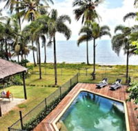 Absolute BeachFront Bliss  Newell Beach - Mackay Tourism