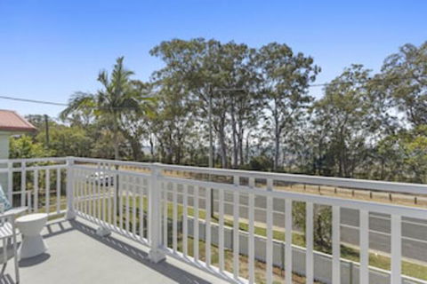 Hamptons At The Bay - Mackay Tourism 0