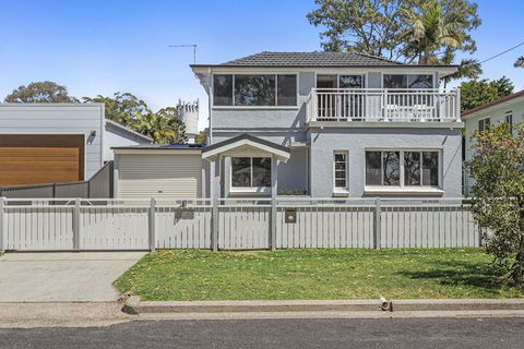 Hamptons At The Bay - Mackay Tourism 6