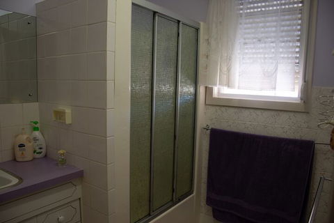 Chrissies Palace Hostel - Mackay Tourism 5