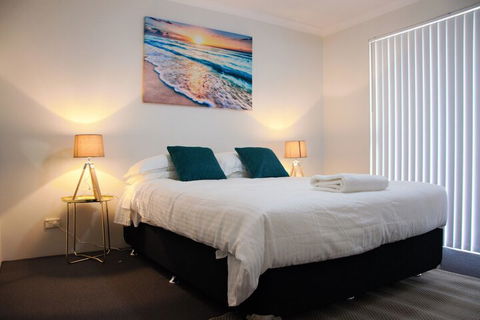 Azure Villa - Mackay Tourism 5