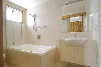 Alpine Haven 2 - Mackay Tourism 4