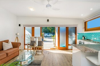 Half Moon Cottage - Mackay Tourism 1