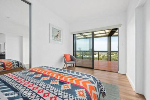 Encounter Beach House With Stunning Views - Mackay Tourism 3
