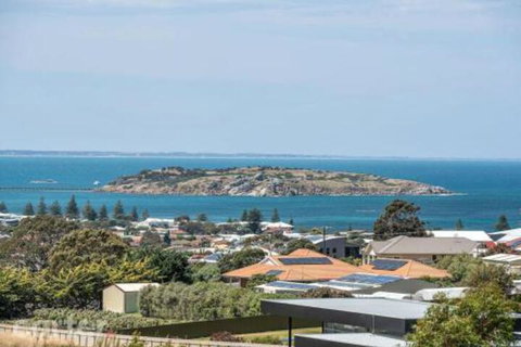 Encounter Beach House With Stunning Views - Mackay Tourism 0