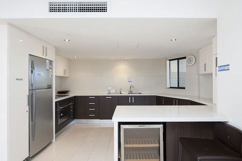 Dolphin Cove Unit 13 / 2 6 Government Road - Mackay Tourism 3