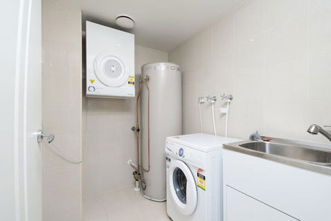 Dolphin Cove Unit 13 / 2 6 Government Road - Mackay Tourism 1