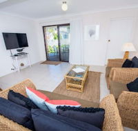 Oscars at Little Beach Nelson Bay - Mackay Tourism