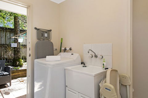 Growder Court 3 - Coolum Beach QLD - Mackay Tourism 2