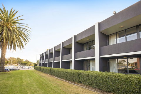 Nightcap At Seaford Hotel - Mackay Tourism 2