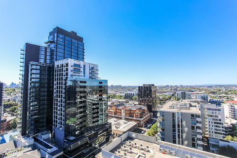 Urban Oasis - Designed Service Apartment - Mackay Tourism 5