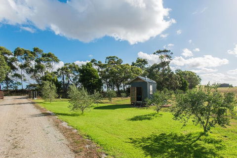 Live Big In The Gurdies Tiny House With A View - Mackay Tourism 7