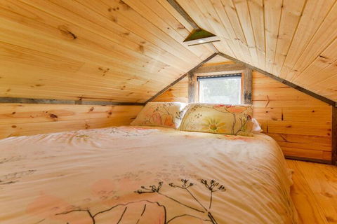 Live Big In The Gurdies Tiny House With A View - Mackay Tourism 5