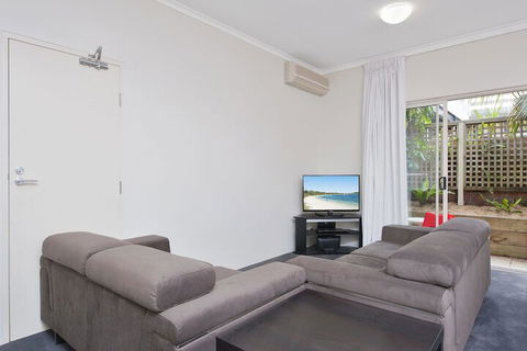 Zenith Studio Unit 4 / 10 Messines Street - Mackay Tourism 2
