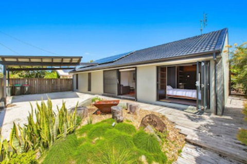 CABARITA BEACH HOUSE 53 - Mackay Tourism 0