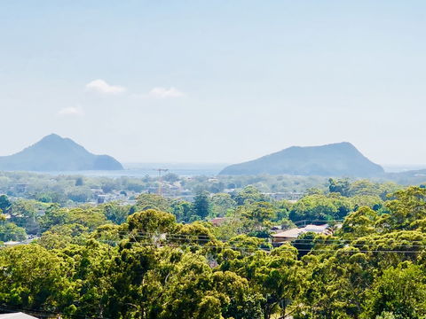 Hamptons By The Bay At Nelson Bay - Mackay Tourism 1