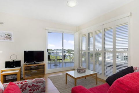 RESORT On The BEACH 6310 TOP FLOOR - Mackay Tourism 0