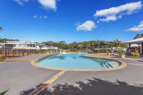 Beachfront Hallidays Point - Mackay Tourism 3