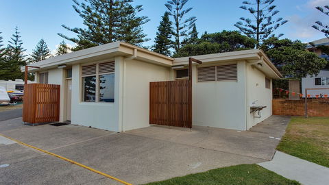 Horseshoe Bay Holiday Park - Mackay Tourism 0