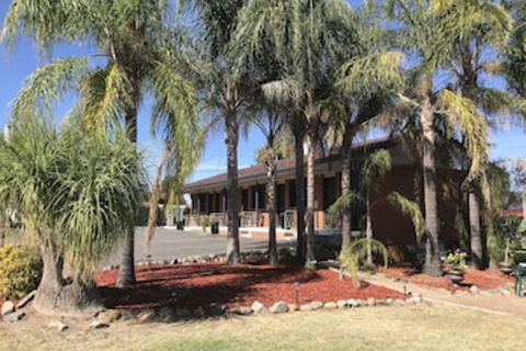Kootingal Landview Motel - Mackay Tourism 0