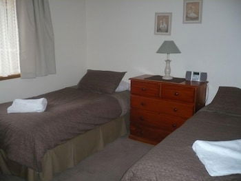 Parklake Holiday Units - Mackay Tourism 3