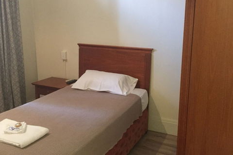 Aussie Hotel - Mackay Tourism 3