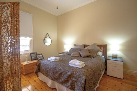 Charleston House - Mathoura - Mackay Tourism 5