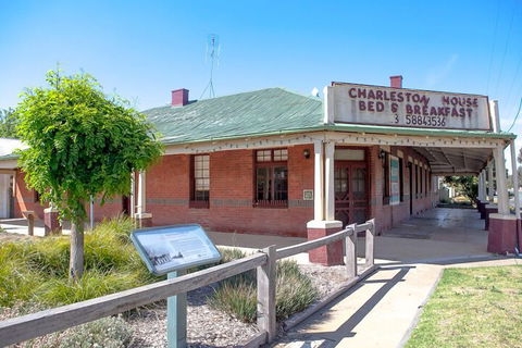 Charleston House - Mathoura - Mackay Tourism 1