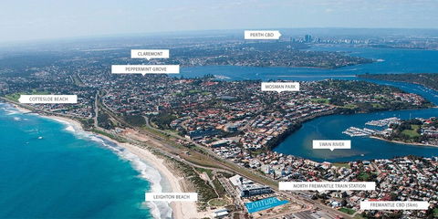 River Front Architect Villa - Mackay Tourism 0