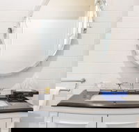Grandview Accommodation - The Flaxley Apartments - Mackay Tourism