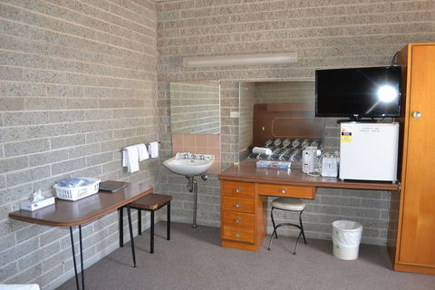 Shamrock Hotel Motel Balranald - Mackay Tourism 3