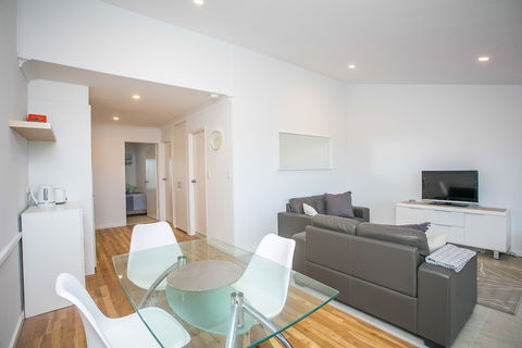 Scarborough Seaside Apartment 121 - Mackay Tourism 3