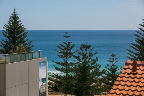 Scarborough Seaside Apartment 121 - Mackay Tourism 2