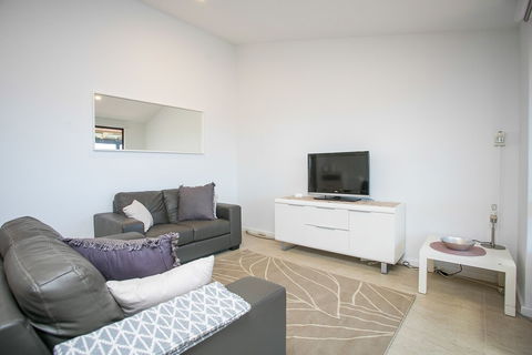 Scarborough Seaside Apartment 121 - Mackay Tourism 0