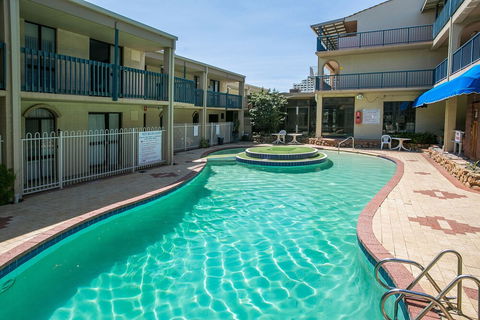 Scarborough Seaside Apartment 121 - Mackay Tourism 6