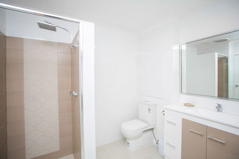 Scarborough Seaside Apartment 121 - Mackay Tourism 4