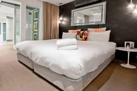 3 Storey Home Close Walk To Fox Studios SCG & City - Mackay Tourism 5