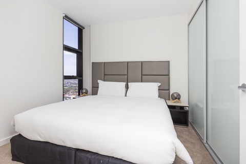 Panoramic Views AMAZING Location Brand New!! - Mackay Tourism 2
