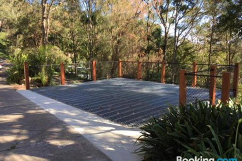 Avalon Tree House - Mackay Tourism 4