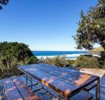 Barefoot on Blueys - Mackay Tourism