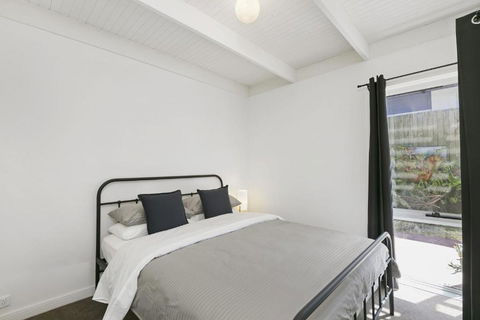 Mysa Anglesea Sleeps 7 WiFi Netflix Cafes Shops - Mackay Tourism 2