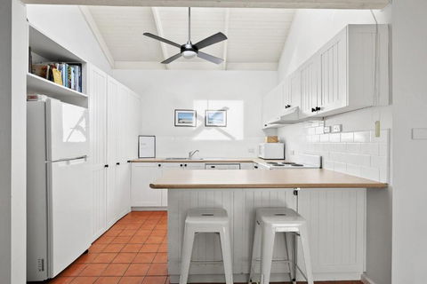 Mysa Anglesea Sleeps 7 WiFi Netflix Cafes Shops - Mackay Tourism 3