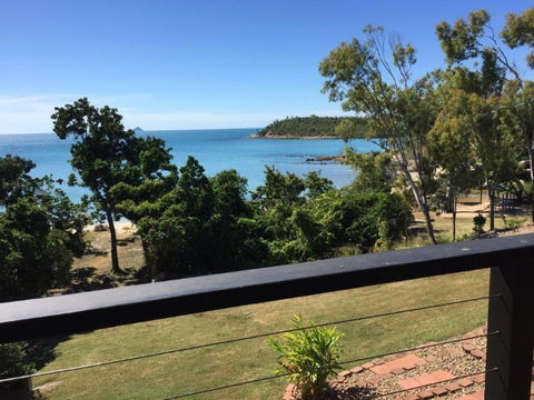 Hydeaway Retreat Beach House Hydeaway Bay - Mackay Tourism 4