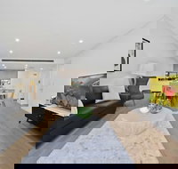 Ultra Modern Luxurious home in Tranquil Sydney - Mackay Tourism