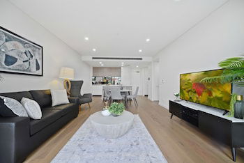 Ultra Modern Luxurious Home In Tranquil Sydney - Mackay Tourism 0