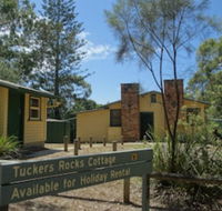 Tuckers Rocks Cottage - Mackay Tourism