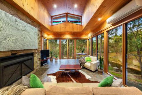 Stonehill Retreat In The Yarra Valley - Mackay Tourism 5