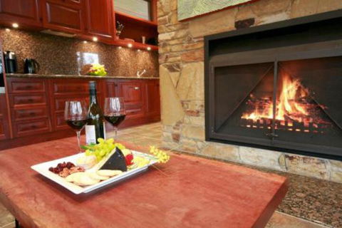 Stonehill Retreat In The Yarra Valley - Mackay Tourism 3